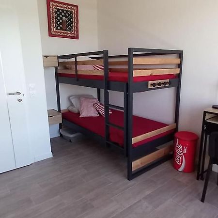 Appartement Climatise Au Coeur De La Provence Lac Et Parcs D'Attractions 10Mn Avignon 蒙特 外观 照片