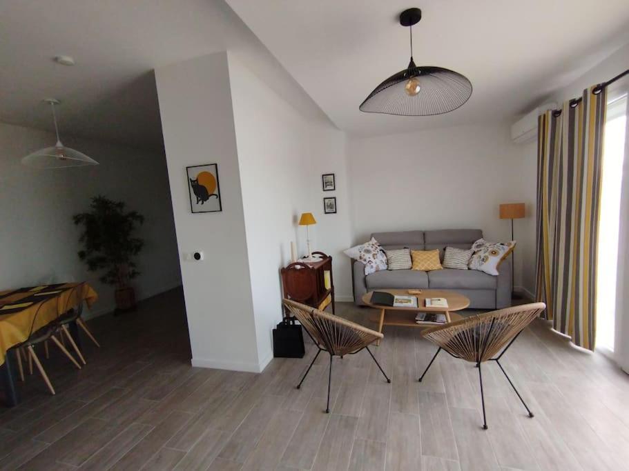 Appartement Climatise Au Coeur De La Provence Lac Et Parcs D'Attractions 10Mn Avignon 蒙特 外观 照片