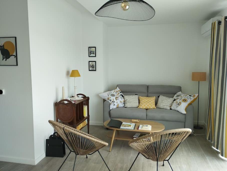 Appartement Climatise Au Coeur De La Provence Lac Et Parcs D'Attractions 10Mn Avignon 蒙特 外观 照片